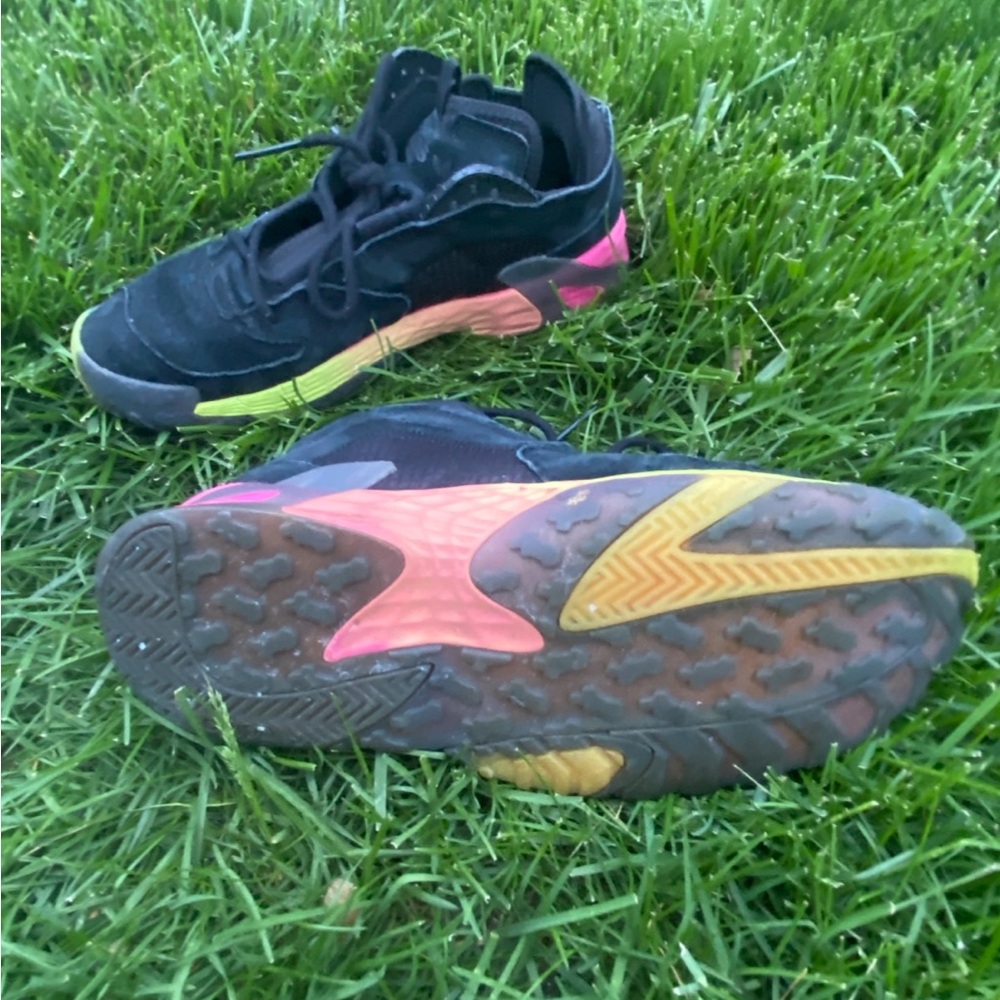 adidas Sneakers